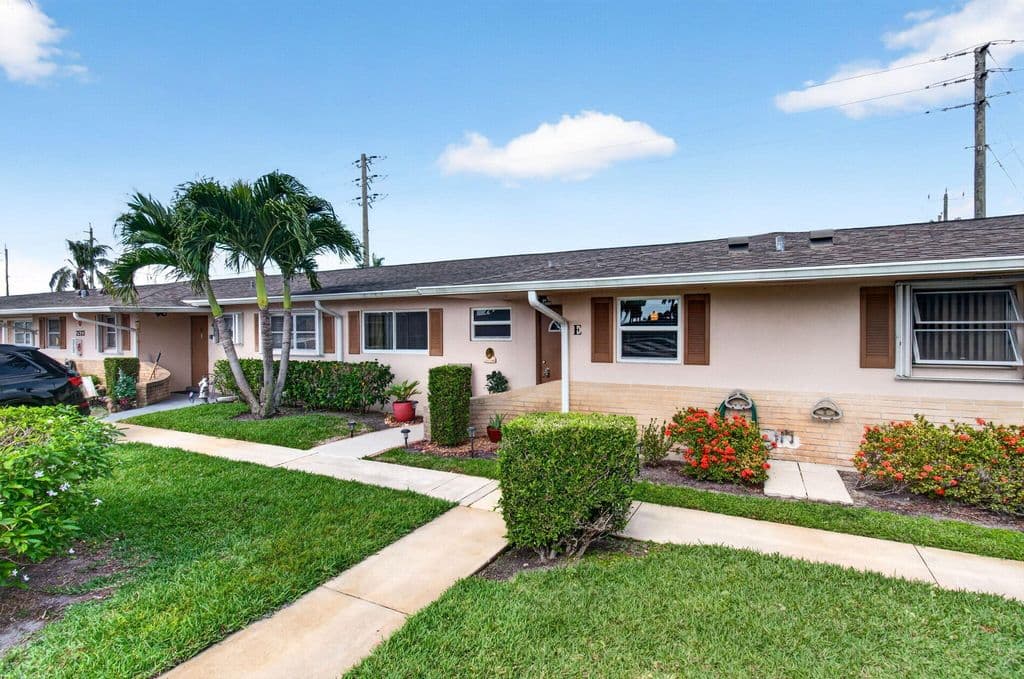 2+1 Condo — 2533 Dudley Dr Unit E