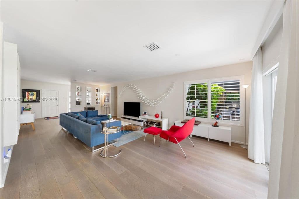 4+1 Müstakil ev — 12944 Banyan Rd