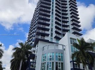 2+1 Condo — 275 NE 18th St APT 503, Miami, 33132