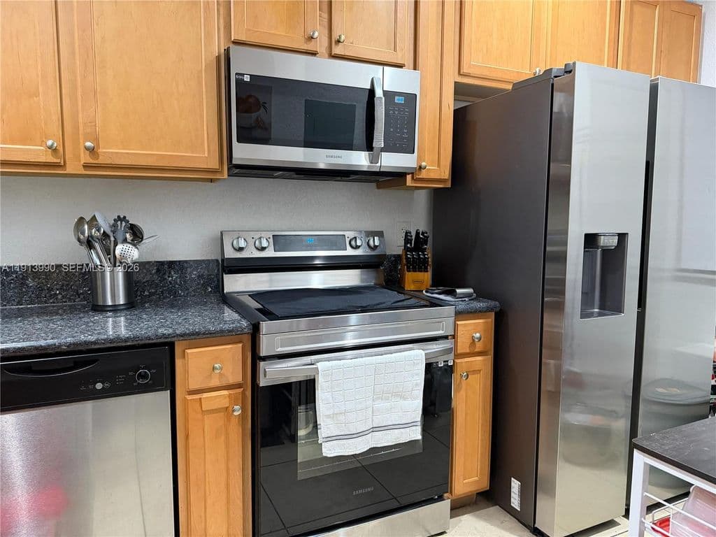 2-bedroom Property — 8948 SW 19th St #909
