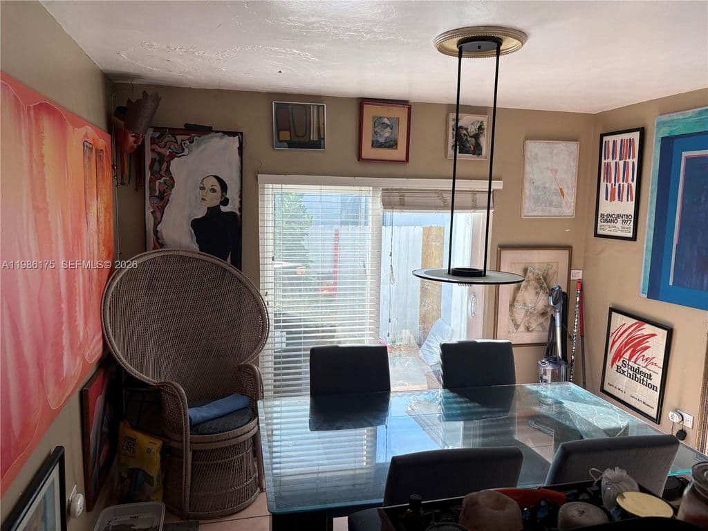 2+1 Müstakil ev — 1758 SW 18th St