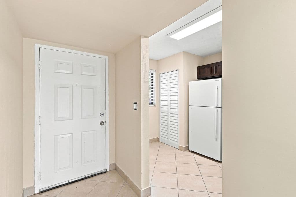 2+1 Condo — 9938 NOB HILL Lane #9938