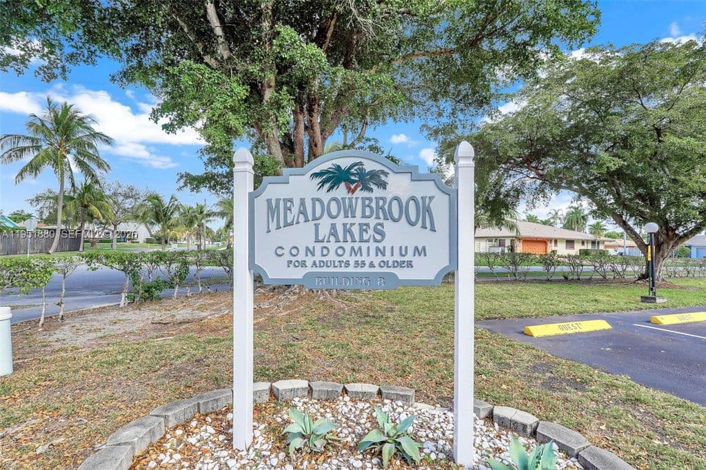 2+1 Condo — 314 SE 10th St APT 103