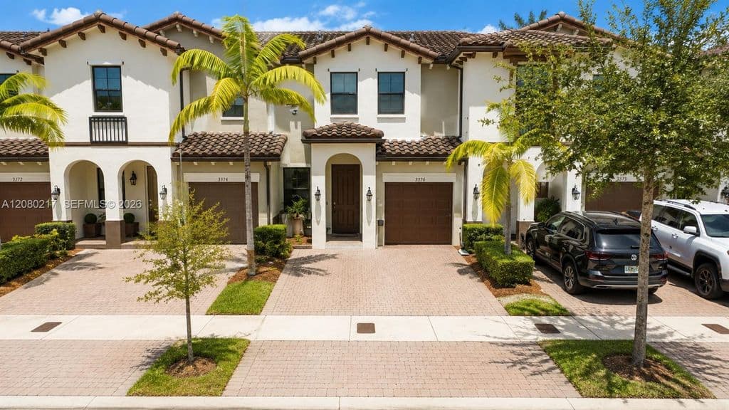 3-bedroom Property — 10327 NW 89th Ter
