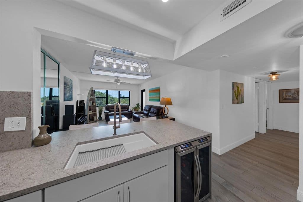 2+1 Condo — 900 River Reach Drive #518