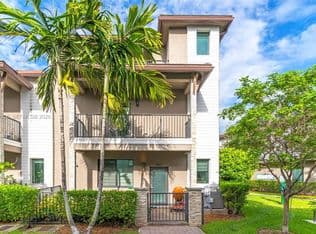 4+1 Townhouse — 4963 NW 83rd Path #4963, Miami, 33166