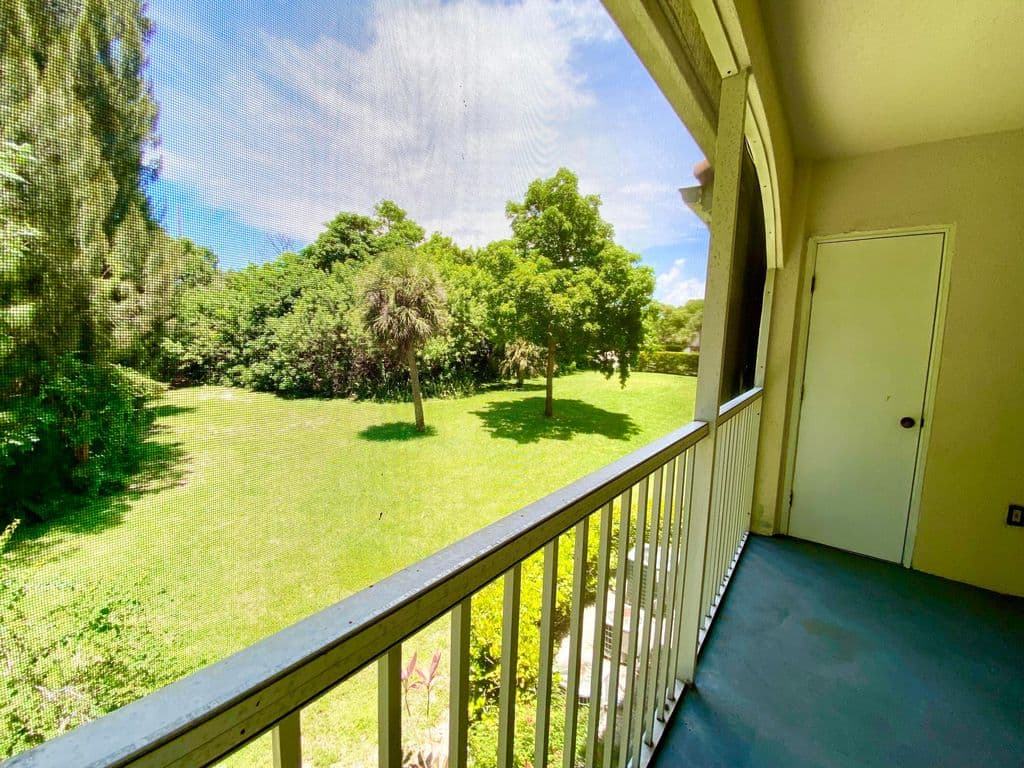 2+1 Condo — 815 W Boynton Beach Boulevard #16-201