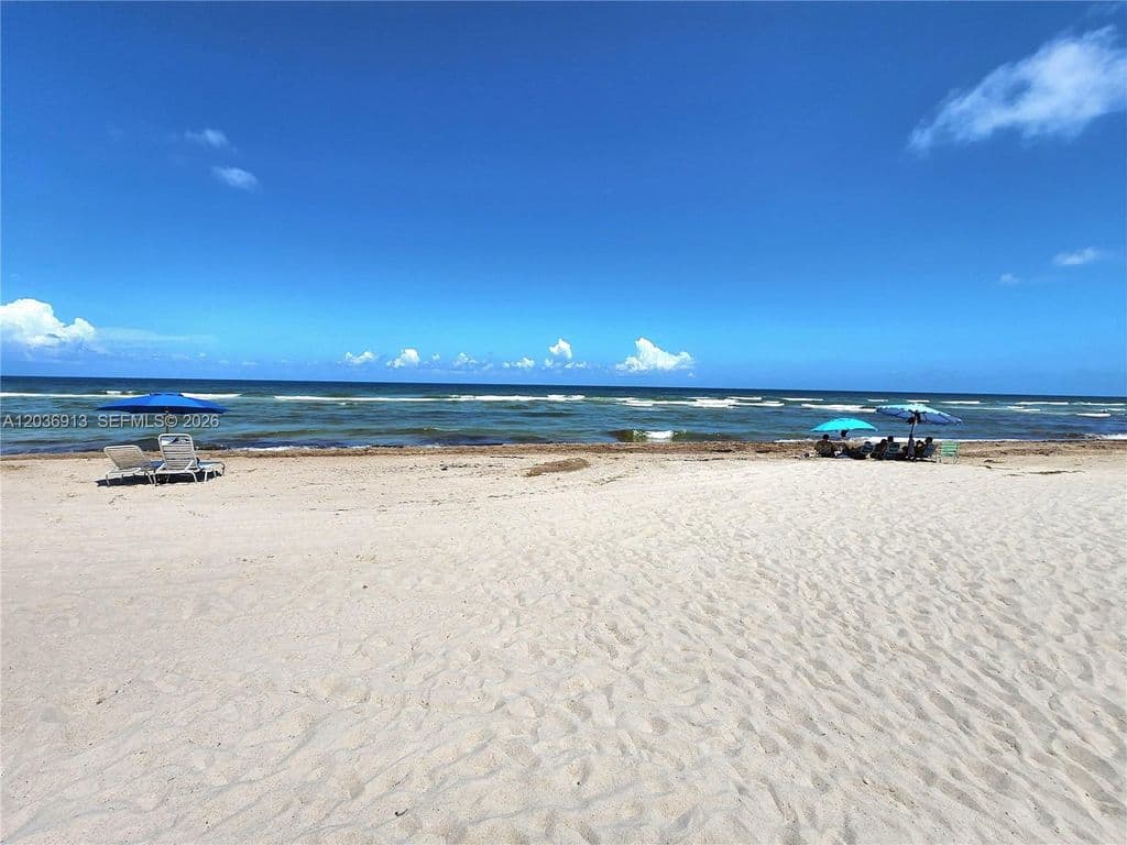 2+1 Condo — 3505 S Ocean Dr APT 705