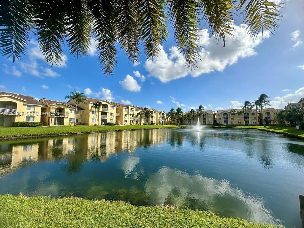 2-bedroom Condo — 2620 S University Dr APT 105