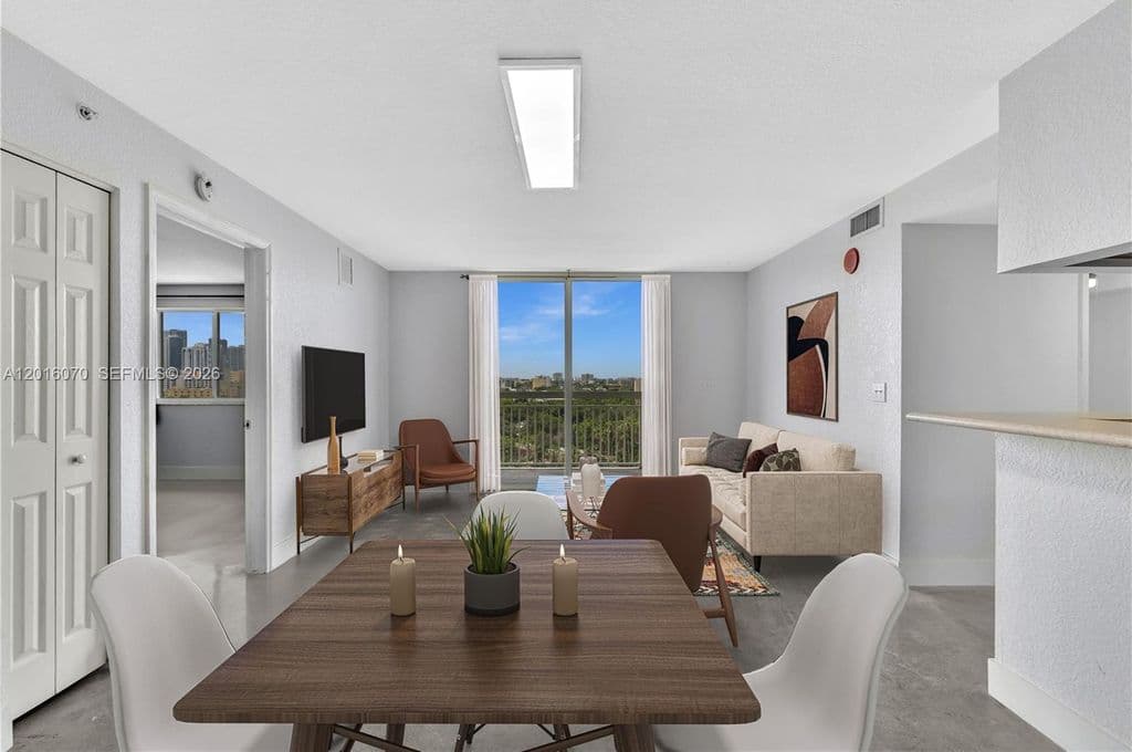 2-bedroom Condo — 816 NW 11th St APT 1208