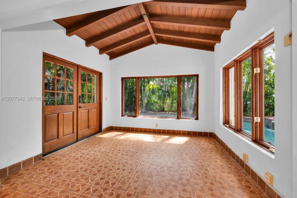 3+1 Müstakil ev — 5111 Maggiore St