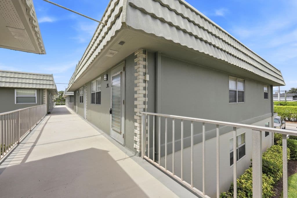 1+1 Condo — 91 FLANDERS B