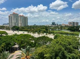 1-bedroom Condo — 3300 NE 192nd St APT 803, Aventura, 33180