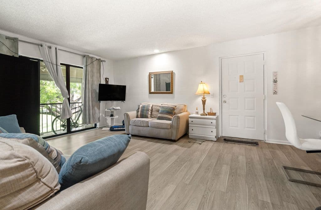 2+1 Condo — 610 Sea Pine Way #H2