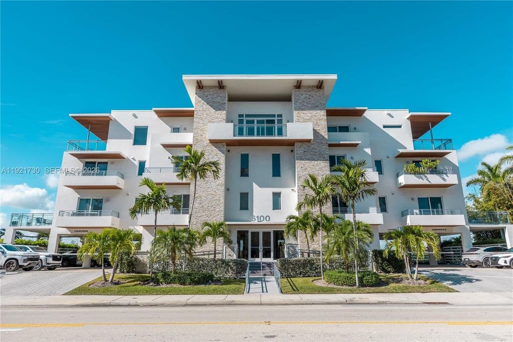 3-bedroom Condo — 6100 N Ocean Dr Unit 3N