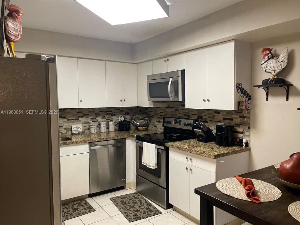 2+1 Condo — 16475 Golf Club Rd APT 309