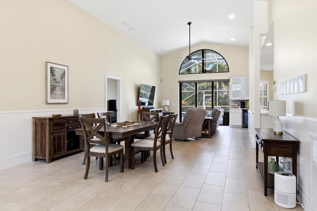 4-bedroom Single-Family Home — 15613 Bent Creek Road