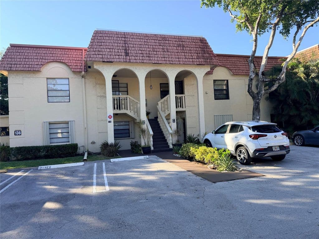 2-bedroom Condo — 136 S Cypress Road #317