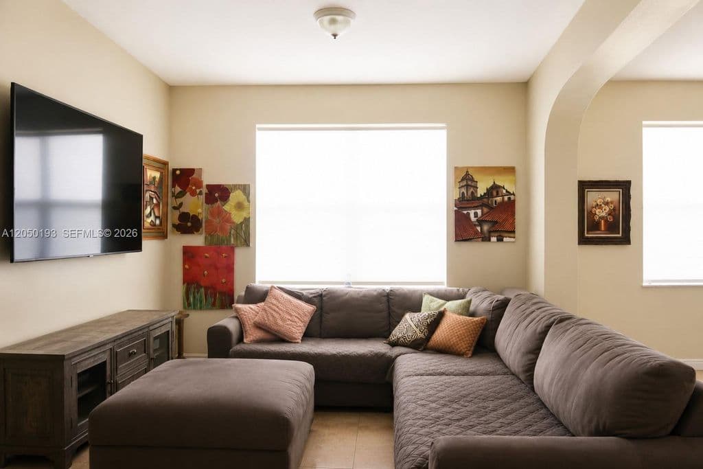 4+1 Müstakil ev — 16474 SW 84th St