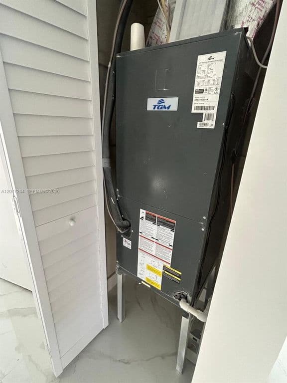 4+1 Müstakil ev — 20532 NW 22nd Ct