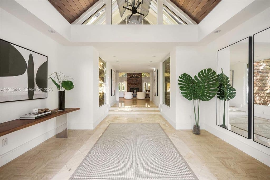 6-bedroom Single-Family Home — 9000 Arvida Dr
