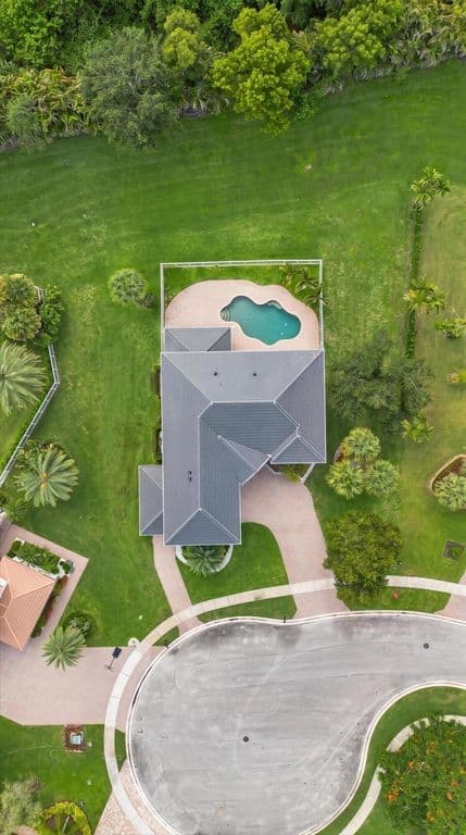 6-bedroom Single-Family Home — 11158 Mainsail Court