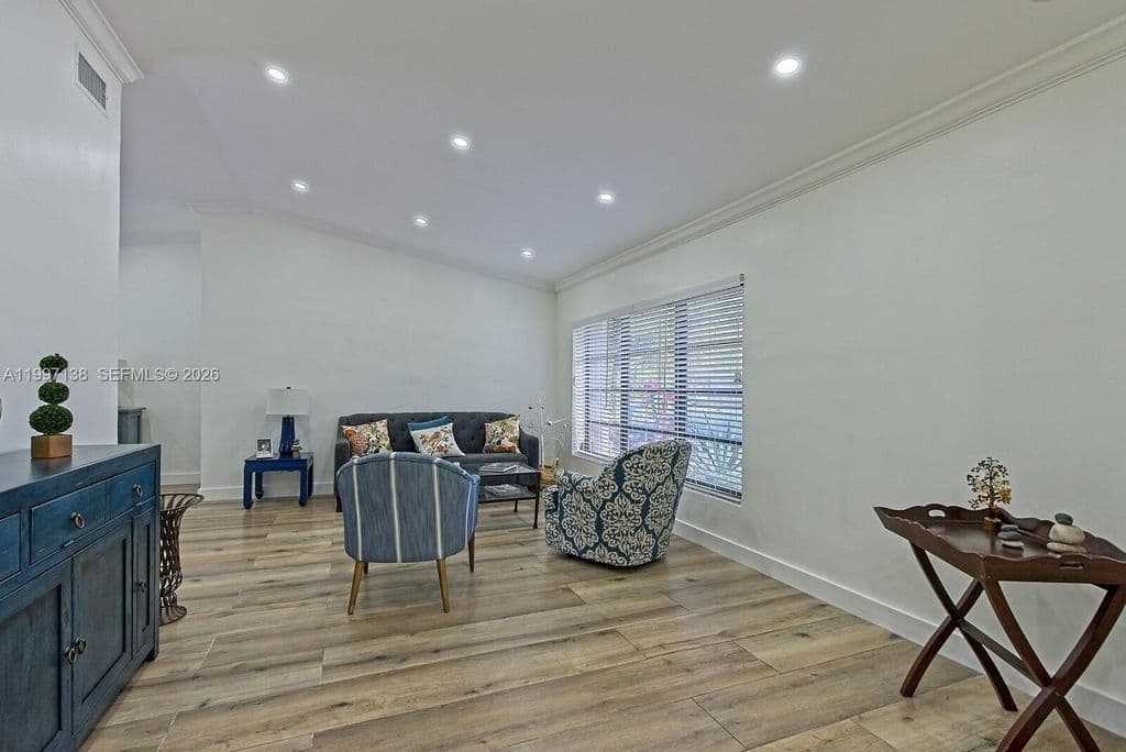 3+1 Müstakil ev — 10900 SW 124th Rd