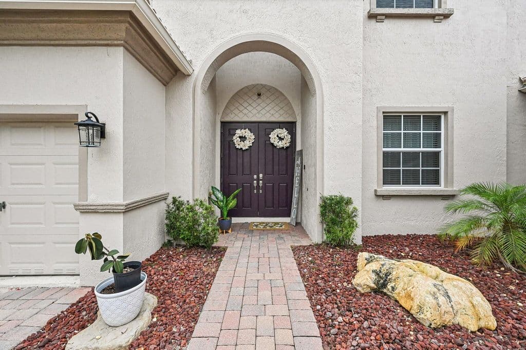5-bedroom Single-Family Home — 1779 Palisades Drive
