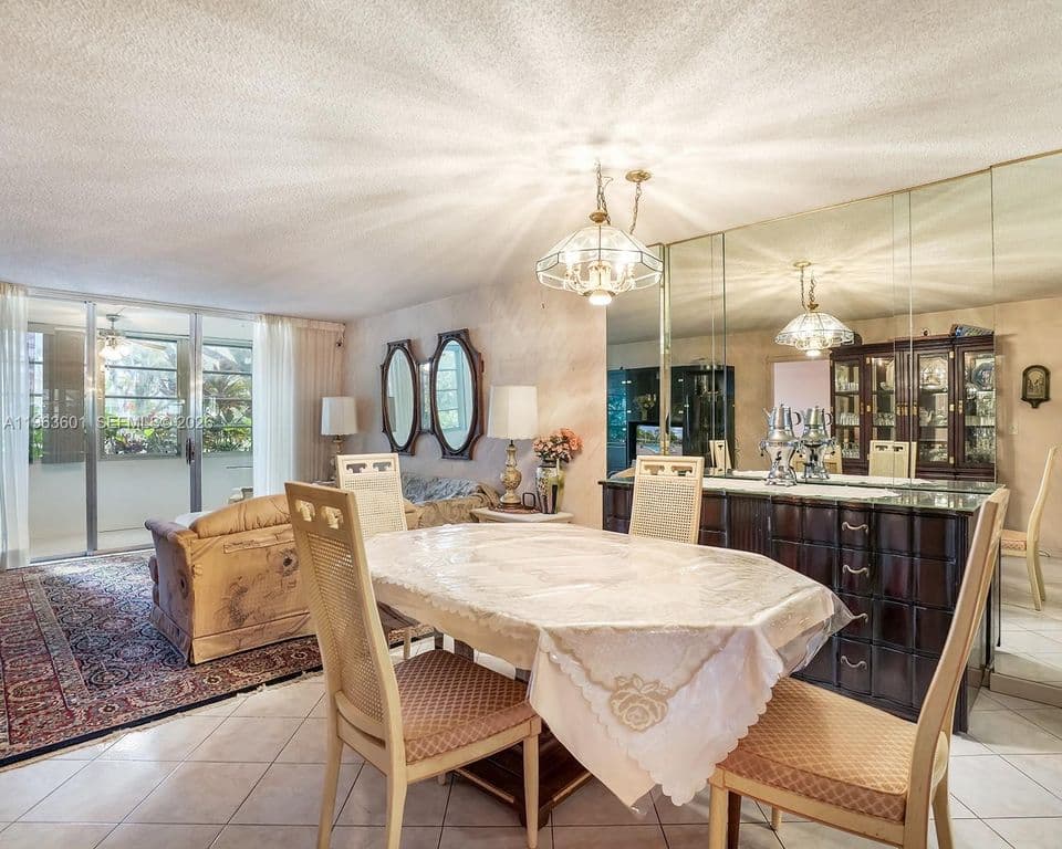 2-bedroom Condo — 2900 NW 48th Ter APT 117