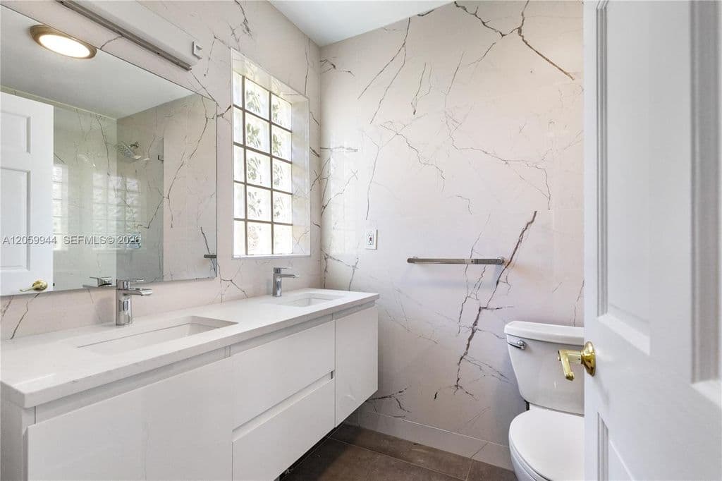 3+1 Müstakil ev — 330 Coconut Isle Dr