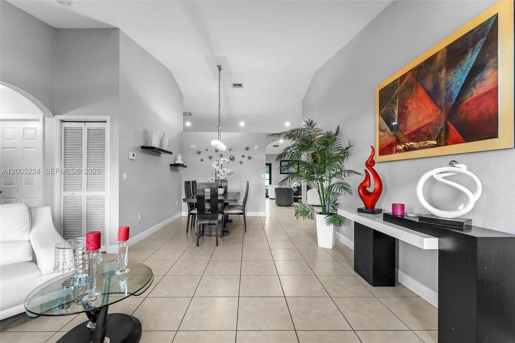 4+1 Müstakil ev — 3160 SW 142nd Ave