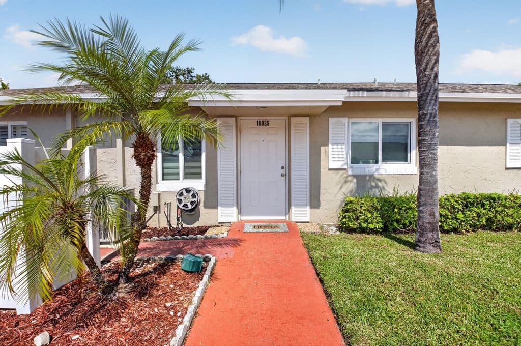 2+1 Condo — 18925 Argosy Drive #B