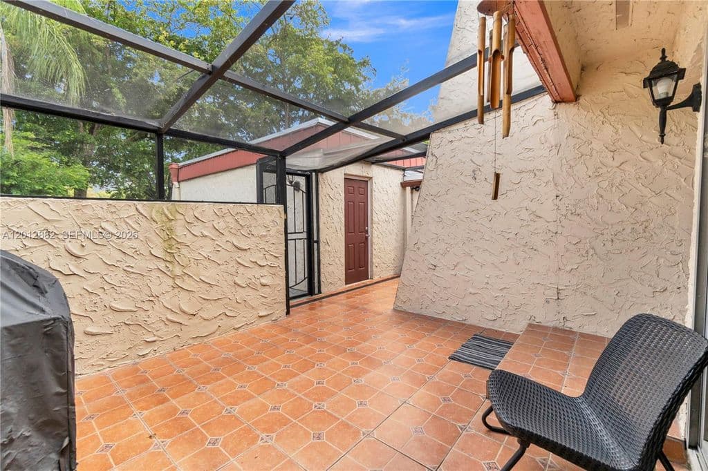2+1 Condo — 9820 NW 65th Ct #B13