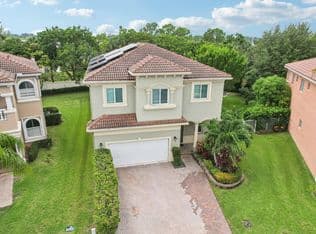 5-bedroom Single-Family Home — 553 Gazetta Way, West Palm Beach, 33413