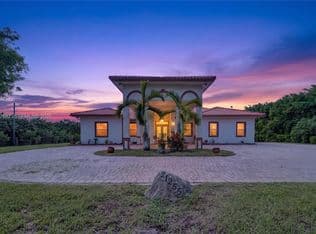 5-bedroom Single-Family Home — 21255 SW 213th Avenue Rd, Miami, 33187