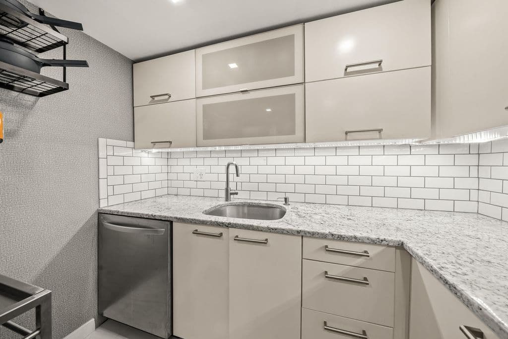 2+1 Condo — 336 Golfview Road #614