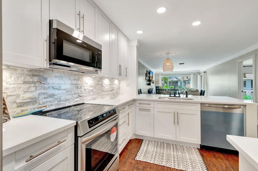 2-bedroom Condo — 5770 PRINCESS PALM Court #F