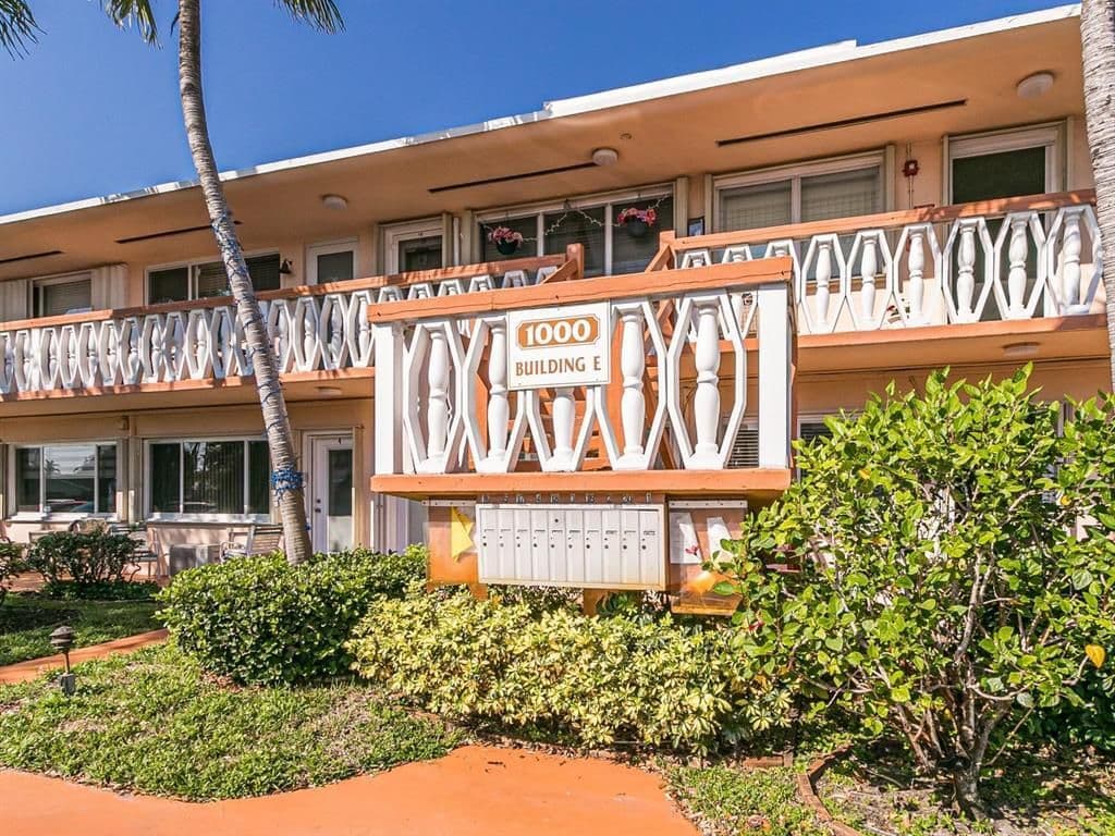 1+1 Condo — 1000 SW 11th Avenue 12A BLDG E
