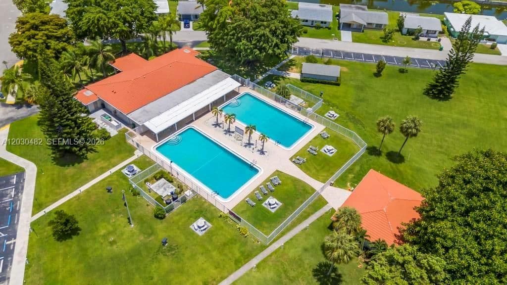 3+1 Müstakil ev — 4923 NW 55th Ct