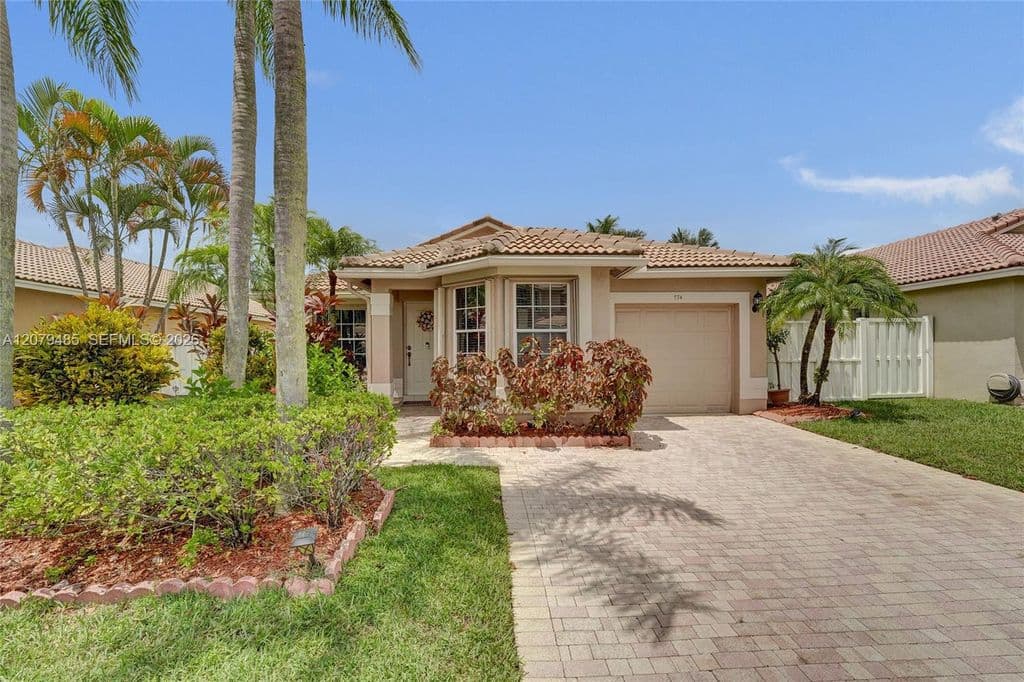 3+1 Müstakil ev — 774 SW 120th Ave