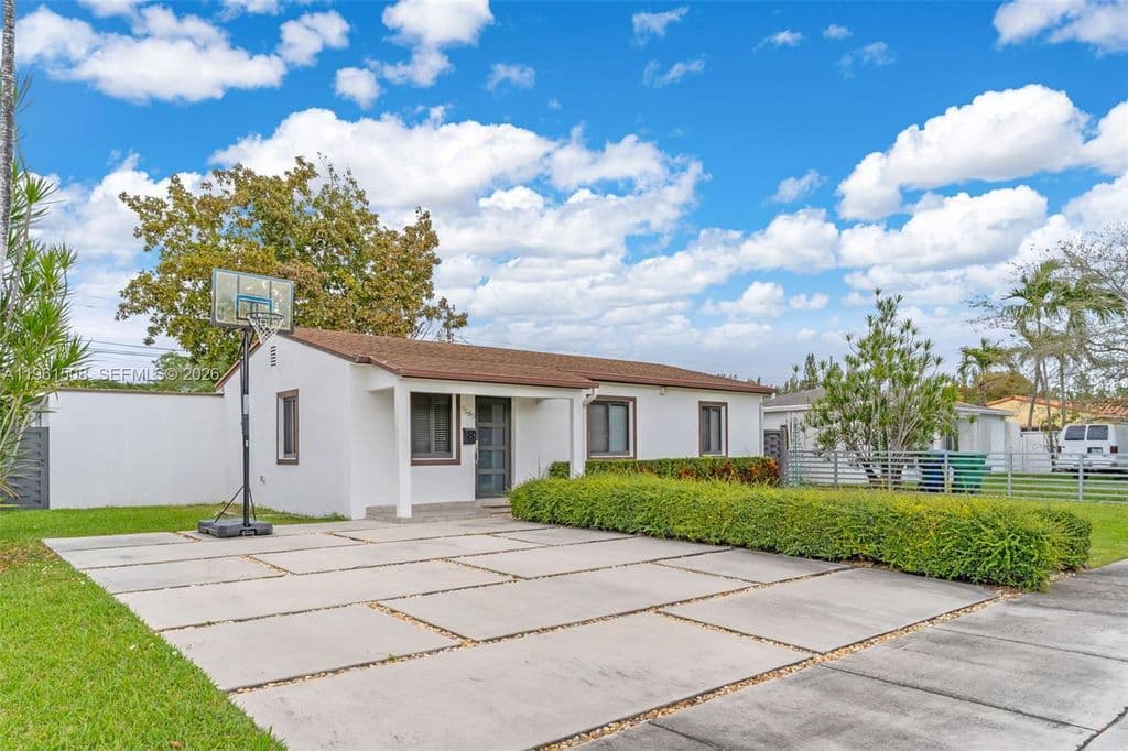 3+1 Müstakil ev — 7585 SW 28th St