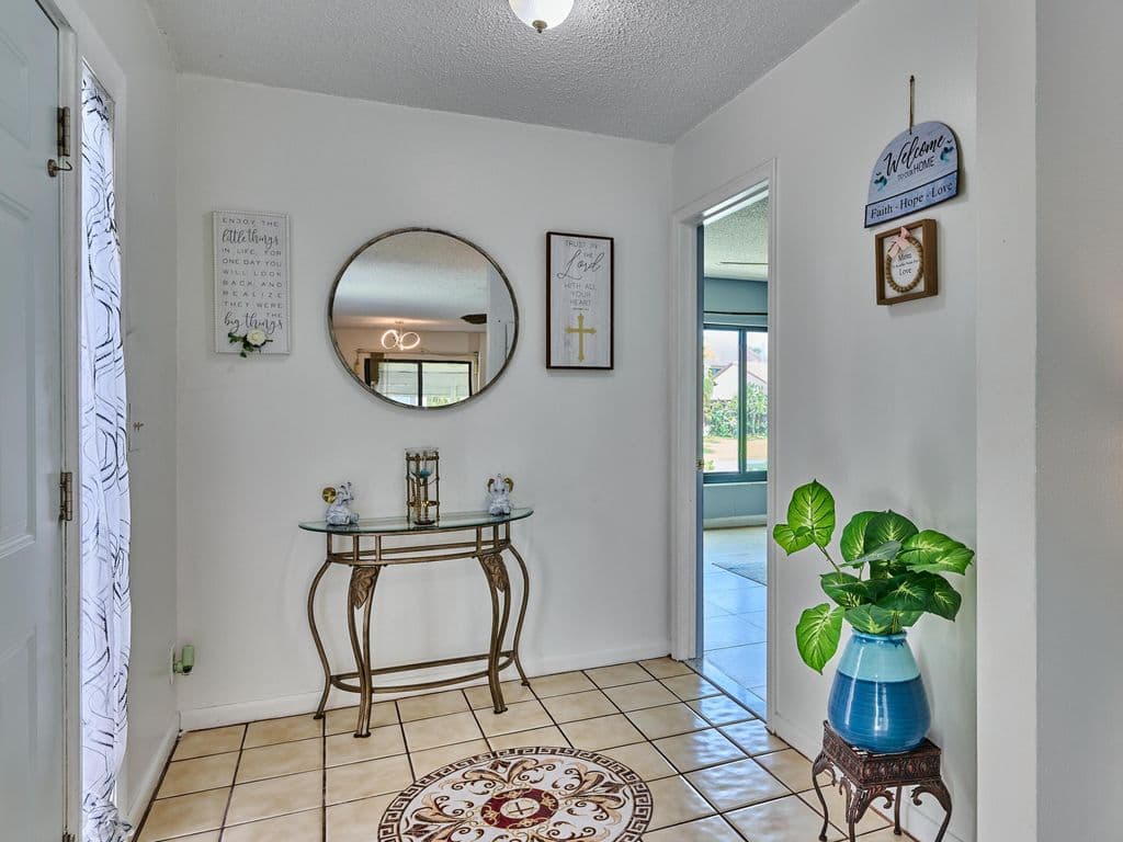 2-bedroom Single-Family Home — 5197 Minto Road