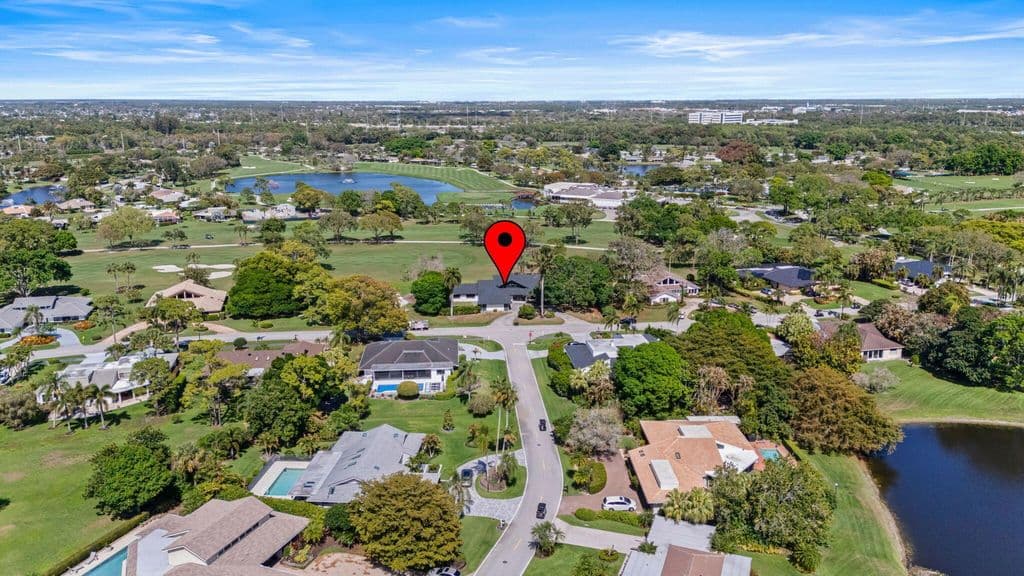 4+1 Müstakil ev — 6549 Eastpointe Pines Street