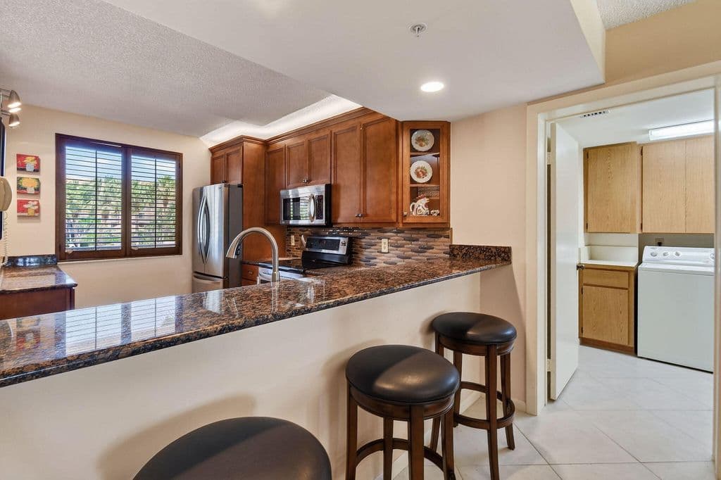 2+1 Condo — 2101 Marina Isle Way #202