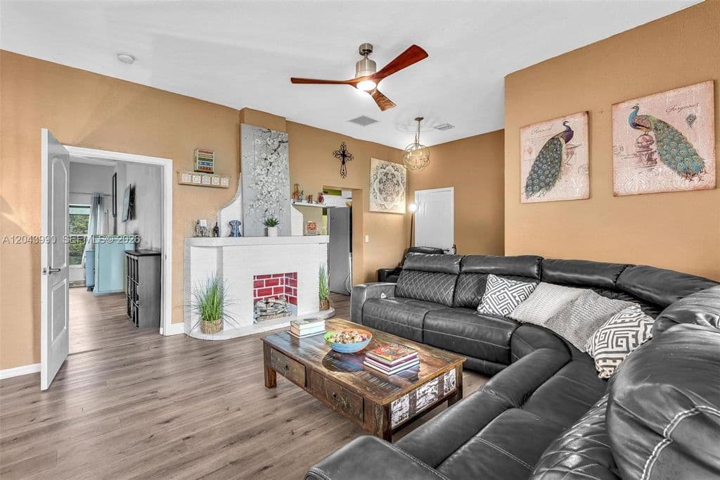 3+1 Müstakil ev — 1800 NW 3rd Ct