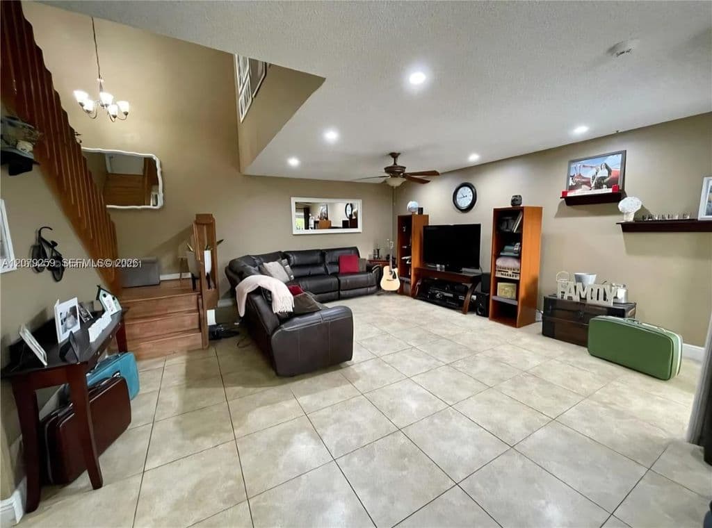2-bedroom Property — 4825 SW 149th Ct #18B