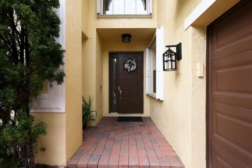 4-bedroom Single-Family Home — 9035 Silver Glen Way