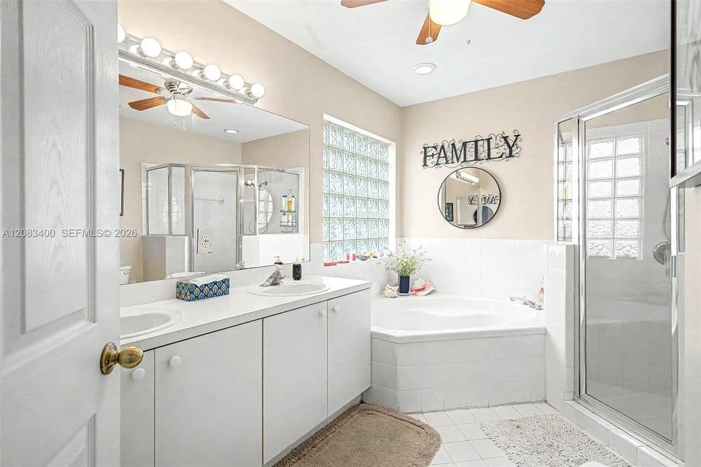 3+1 Müstakil ev — 14033 SW 155th Ct
