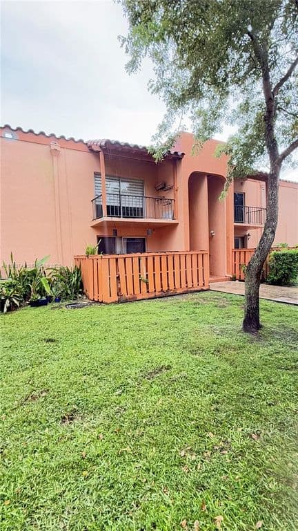 2+1 Condo — 7121 Miami Lakes Dr APT Q8