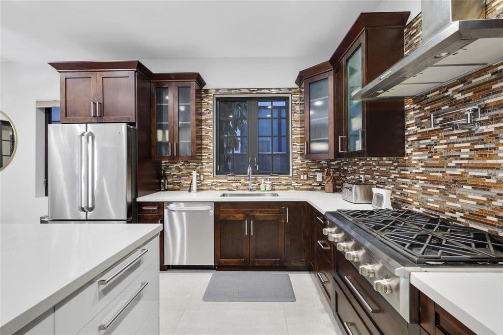4-bedroom Single-Family Home — 1404 SE 2nd Court